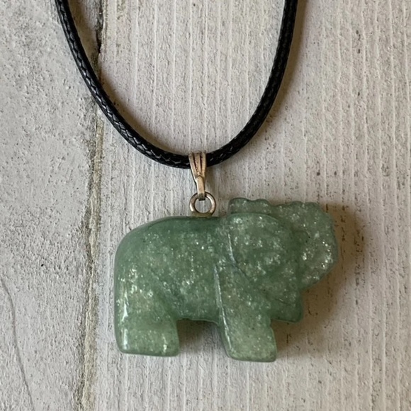 Green Aventurine Lucky Crystal Elephant Pendant Necklace Adjustable Cord Chain - Picture 10 of 10